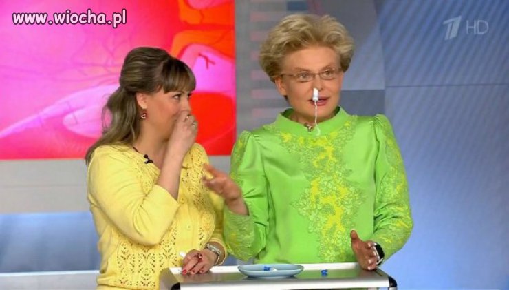 Prowadząca myślała, że tampon to nowa zatyczka do nosa