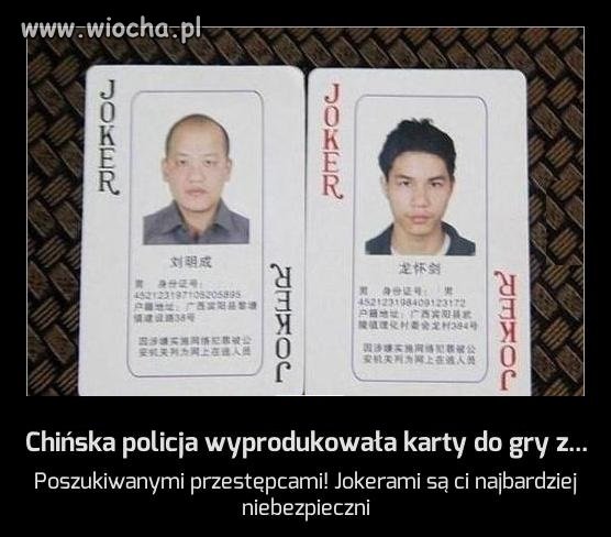 Chińska policja wyprodukowała karty do gry z...