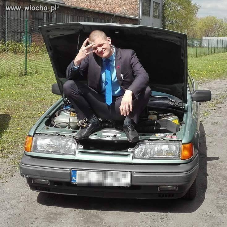 Patus na swojej super furze