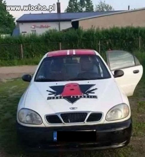 Skrzywdzony samochód