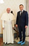 Sweet focia z Papą w plastikowych workach na nogach