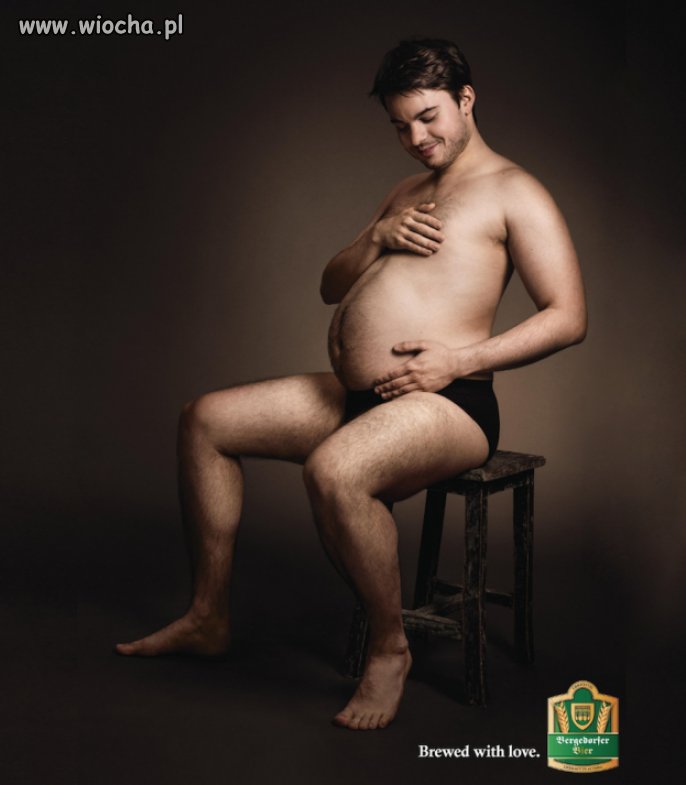 "Ciężarni" mężczyźni reklamują piwo 