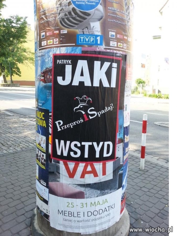 Plakat na słupie ogłoszeniowym
