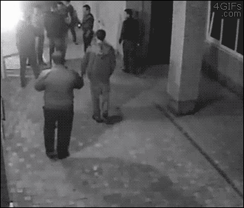 Nawet nie dał papierosa dokończyć.