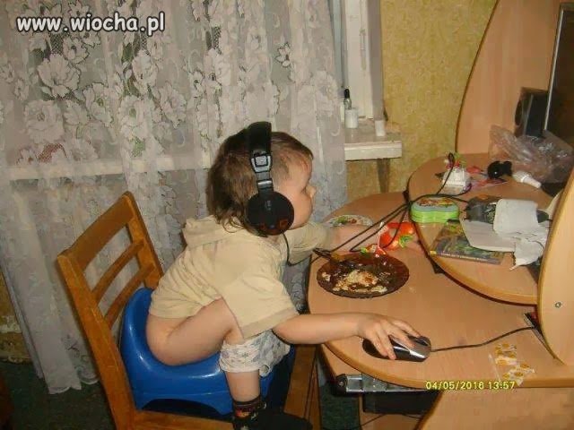 Rodzice to chyba robili go ONLINE