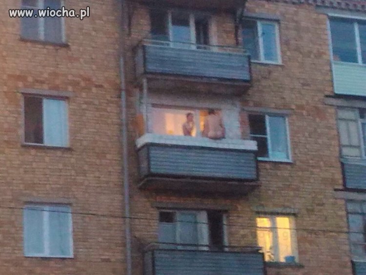 Pogawędki na balkonie