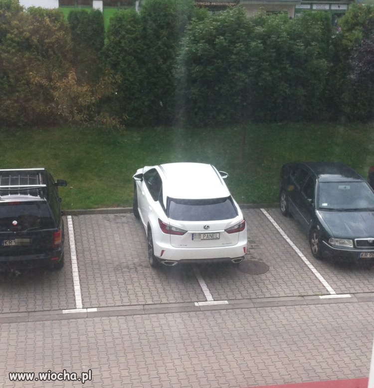 Kto tak parkuje?? Sami sobie odpowiedźcie 