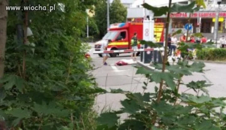 Strzały w centrum handlowym w Monachium