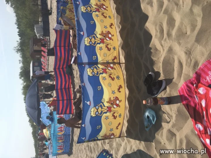 Parawaning. Tak się w Polsce plażuje.
