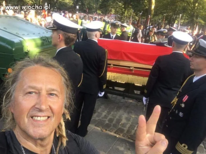 Selfie z trumną 