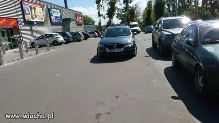 Parking Płońsk Kaufland ... Król Wsi Passatem TDI