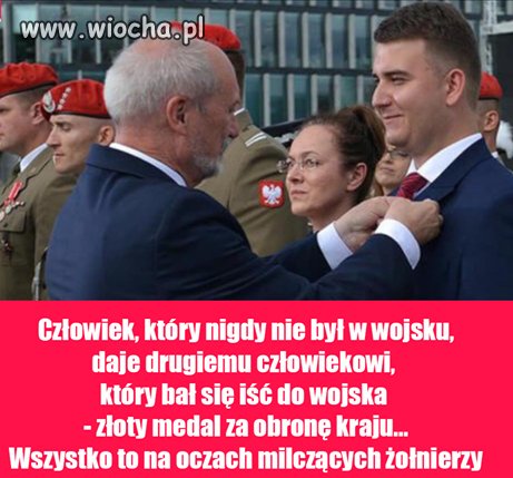 Przypuszczam,że ci co stoją po lewej ministra