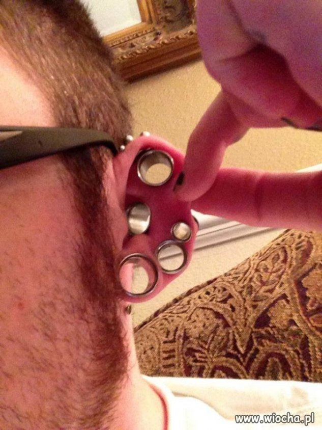 Piercing typ Szwajcarski