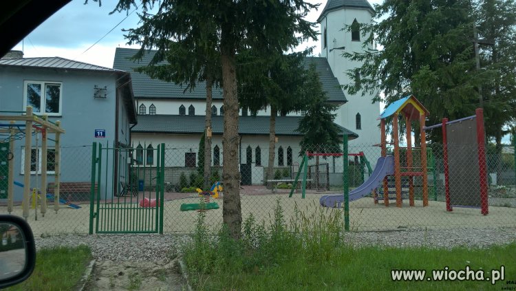 Plac zabaw przy plebanii