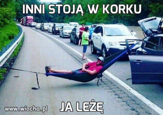 Inni stoją w korku 