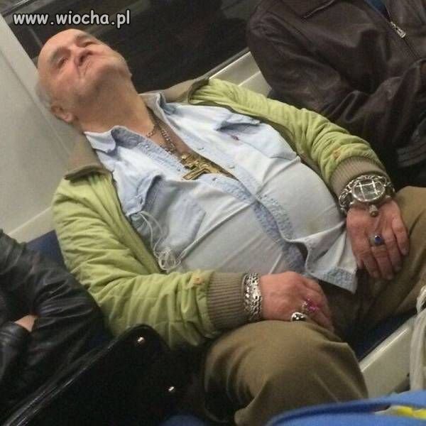 Gdyby wpadł do wanny to by się utopił