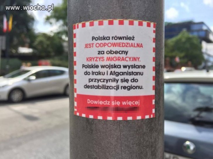 W Warszawie pojawiły się wlepki oskarżające Polskę