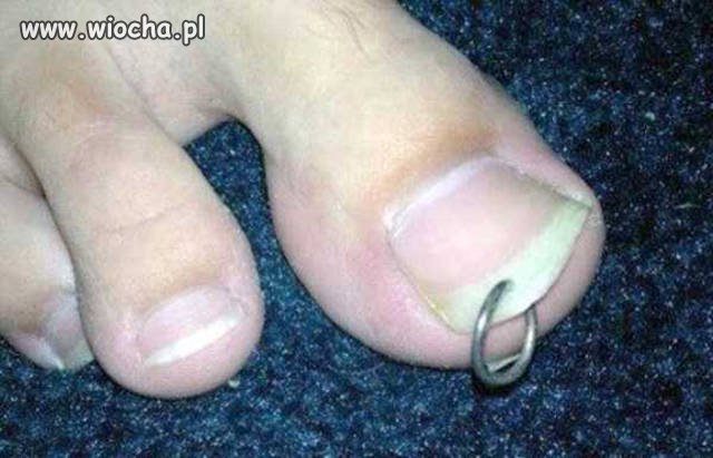 Piercing & pedicure
