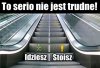 Prosta zasada na ruchomych schodach