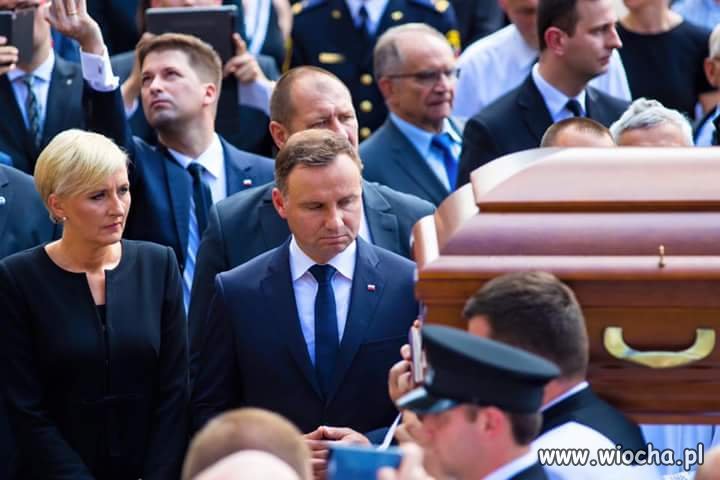 Gdy nieśli trumnę kard. Franciszka Macharskiego