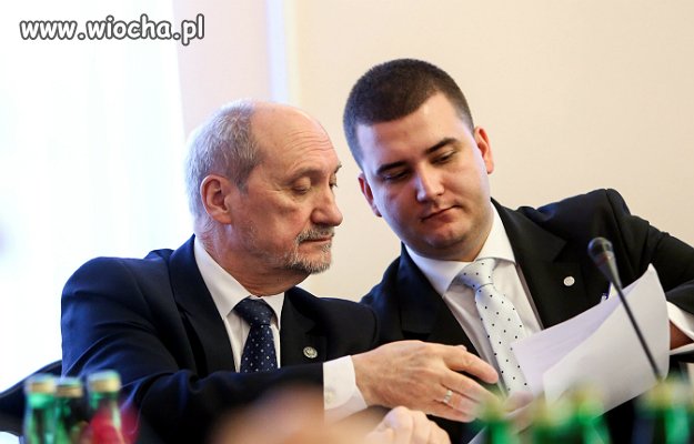 Szefie a tu koledzy z gimby którzy tez chcą 