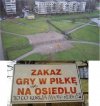 Dziwna sytuacja. Po co boisko, lepiej płot
