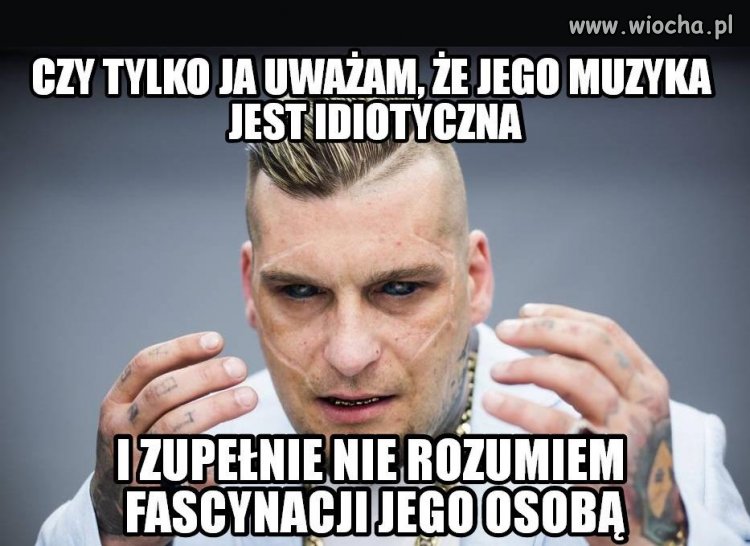 Bardziej tu jego miejsce, a nie jako idol
