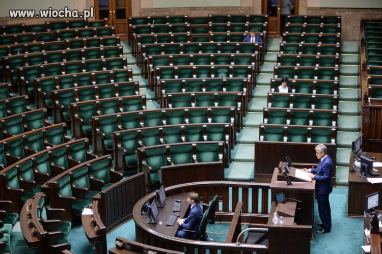 Tak darmozjady dbają o Polskę.