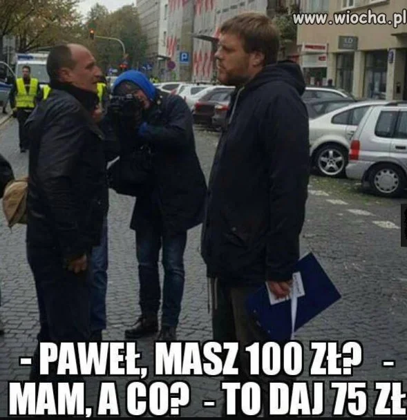Sto złotych.
