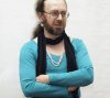 Nowoczesny facet w drodze do ginekologa