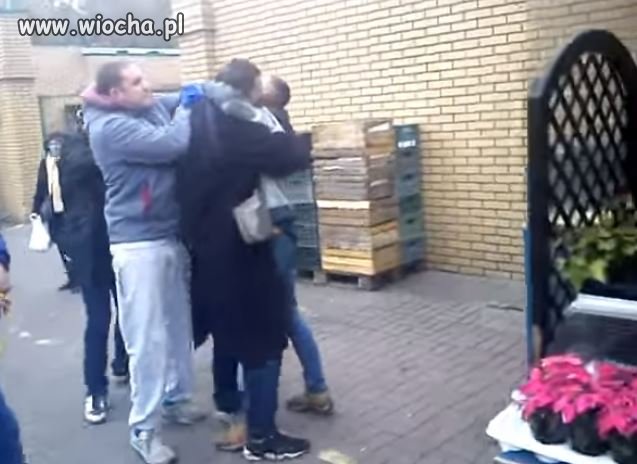 Patologia na warszawskim bazarze. „Wampir”