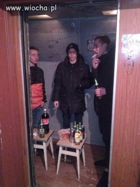 A gdzie ma jechać? W bok?
