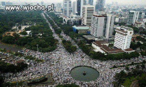 W indonezji protestują dziesiątki tys.muslimów.