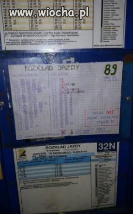 Bohater bez peleryny, ale z długopisem. Nie było 