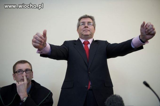 Był człowiek z marmuru z żelaza a teraz jest 