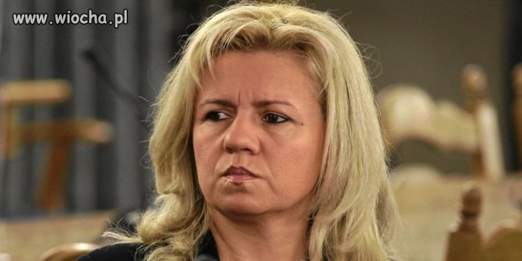 Domagać się kasy za ból z powodu ekshumacji 