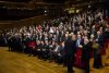 Cała sala na stojąco oklaskuje prof. Rzeplińskiego