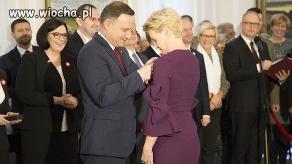 A to pewnie za męczeńską śmierć w kartonach 