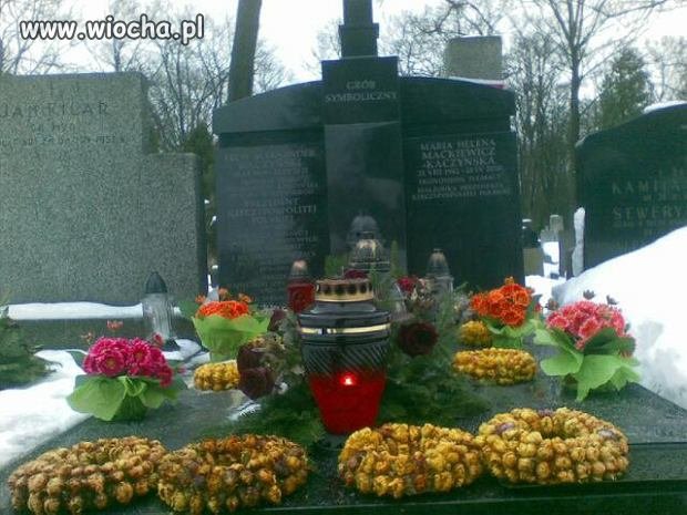 Grób symboliczny