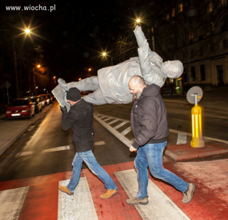 W Krakowie skradziono pomnik L. Kaczyńskiego