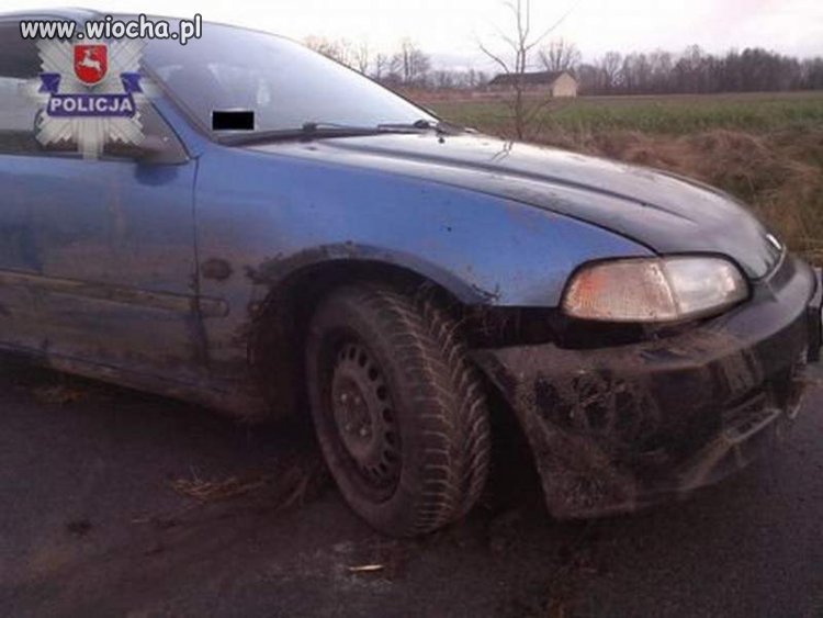  Zobaczył auto w rowie, chciał pomóc. Został pobity 
