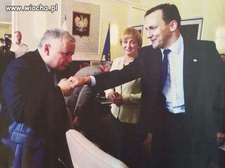 Całuje rączki 