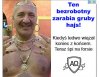 Zarabia gruby hajs, obwieszony blitem 