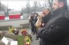 Komuchy modlą sie na grobie Ks.Popieluszki