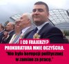A teraz pocałujcie misia w du...