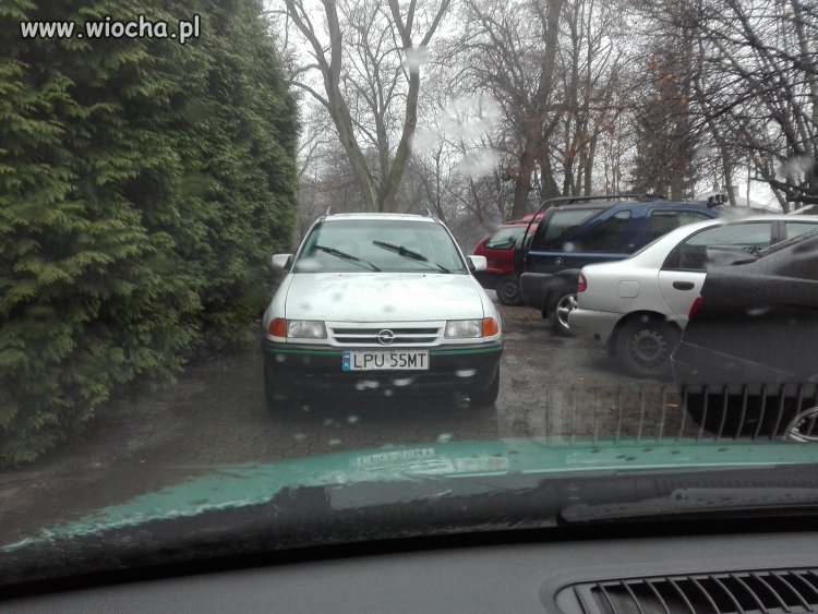 Pan i władca z białego Opla