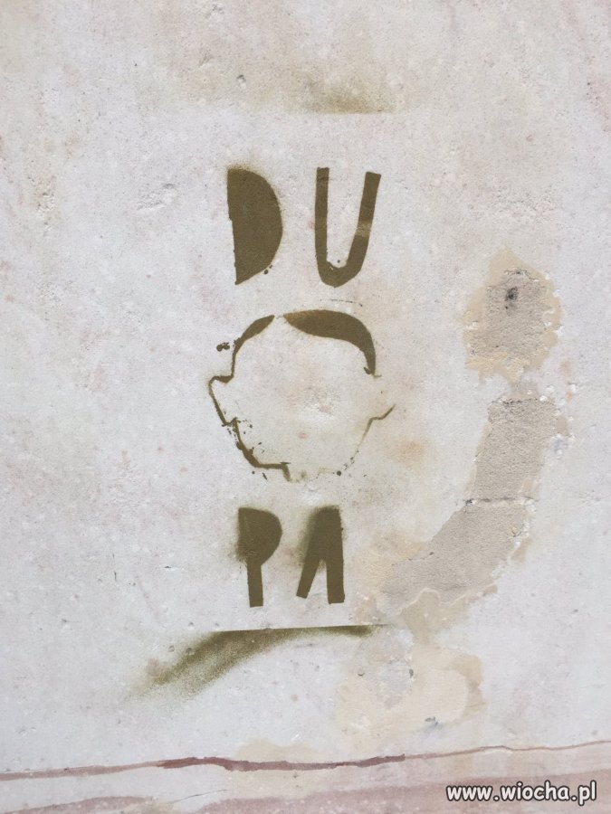 W stolicy się pojawił taki street art.