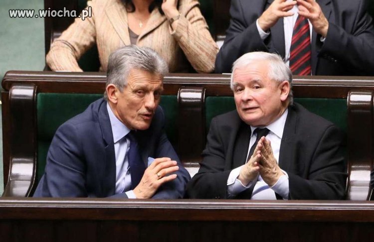 A pózniej Jarku wprowadzimy stan wojenny