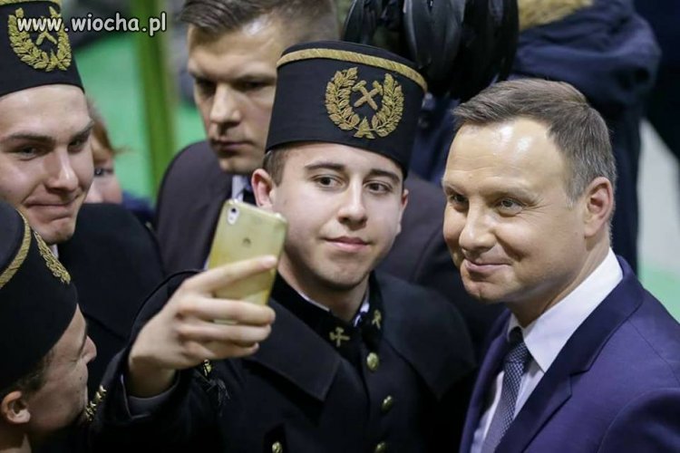Spójrzcie na spracowane, górnicze dłonie !