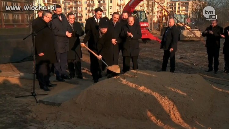 Praca ludzi wzbogaca.